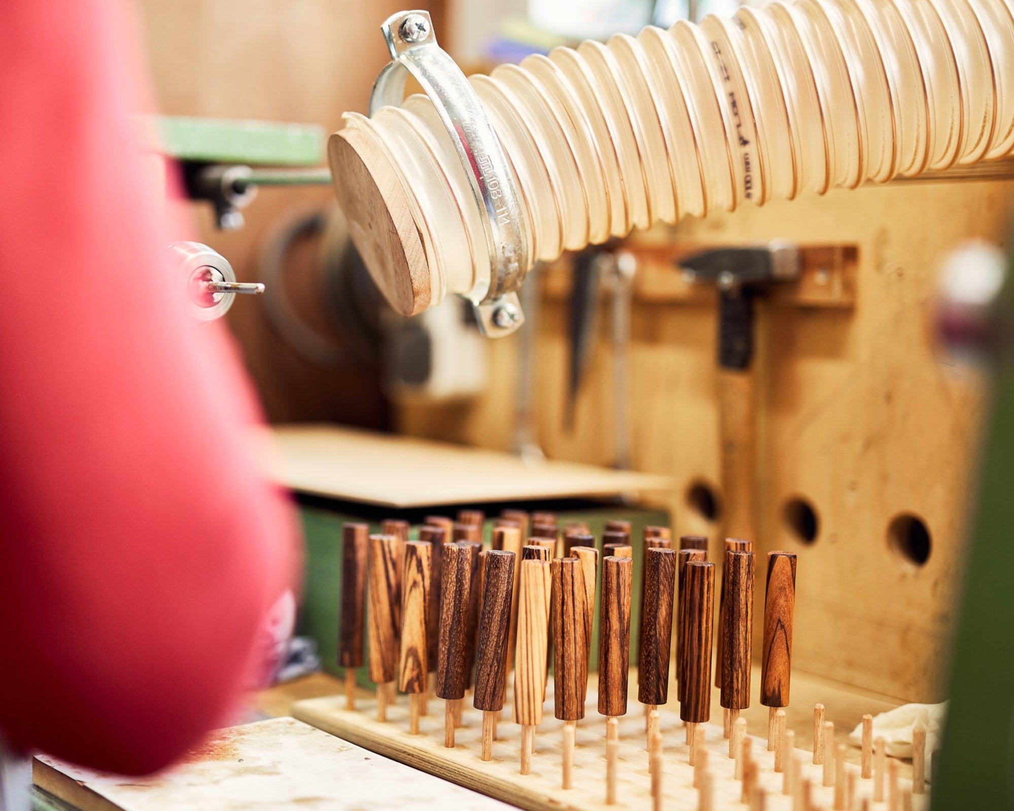 E+M Holzprodukte | Drechslerei Werkstatt Reportage Ölen