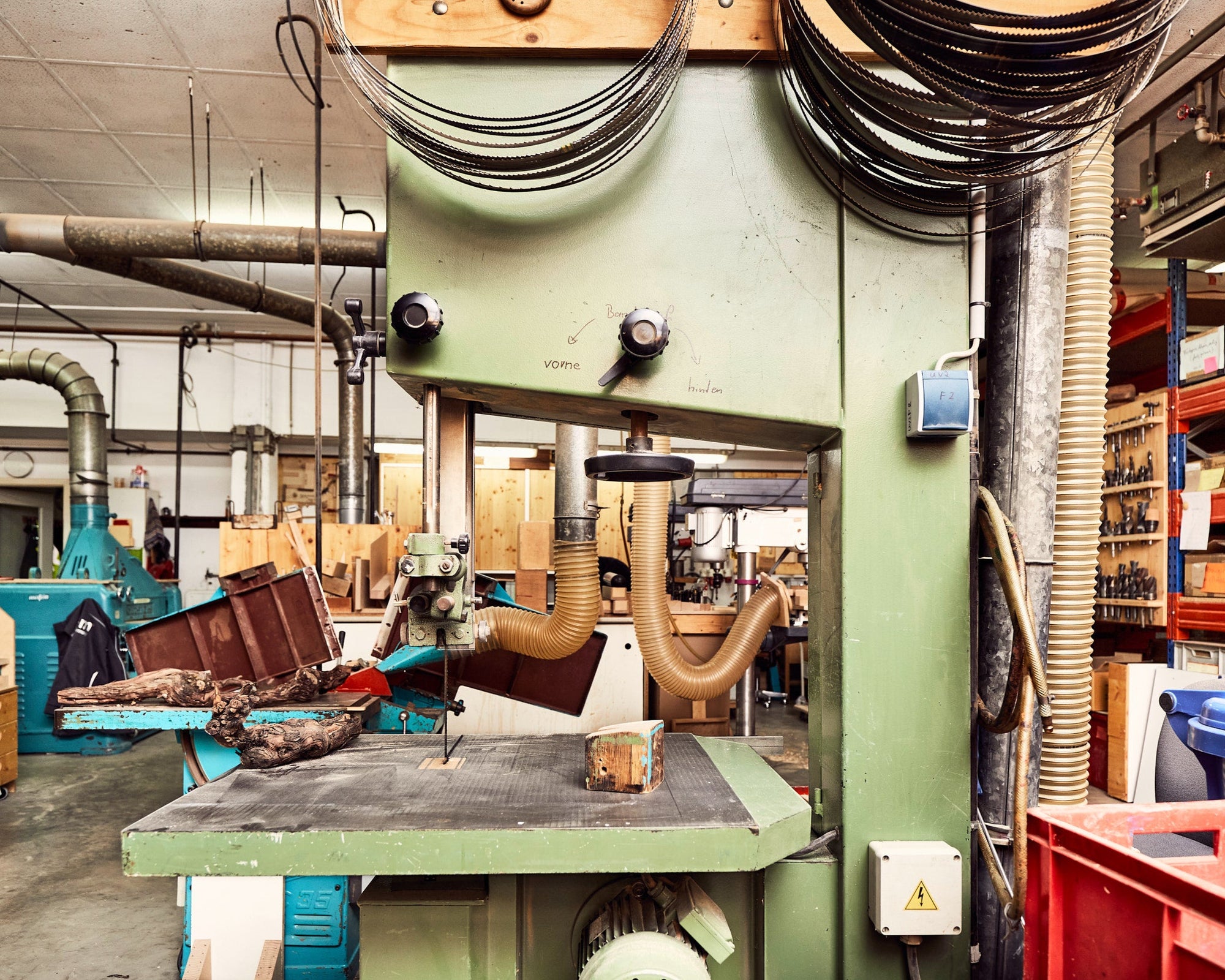 E+M Holzprodukte | Drechslerei Werkstatt Reportage Bandsäge