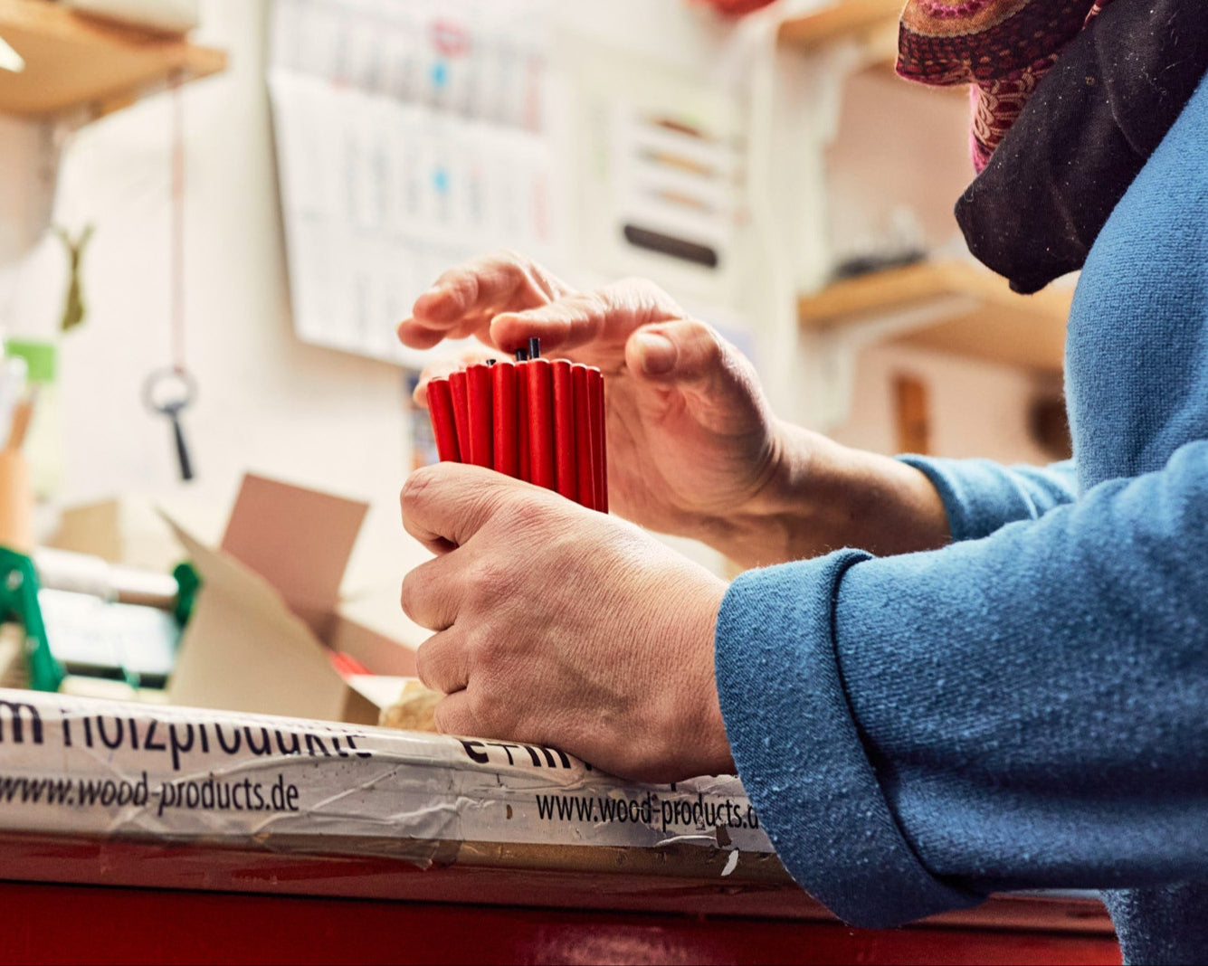 E+M Holzprodukte | Drechslerei Werkstatt Reportage Qualitätskontrolle