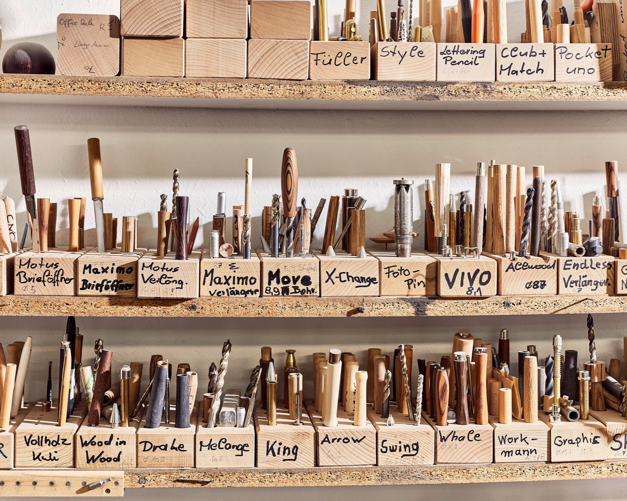 E+M Holzprodukte | Drechslerei Werkstatt Reportage Stifte
