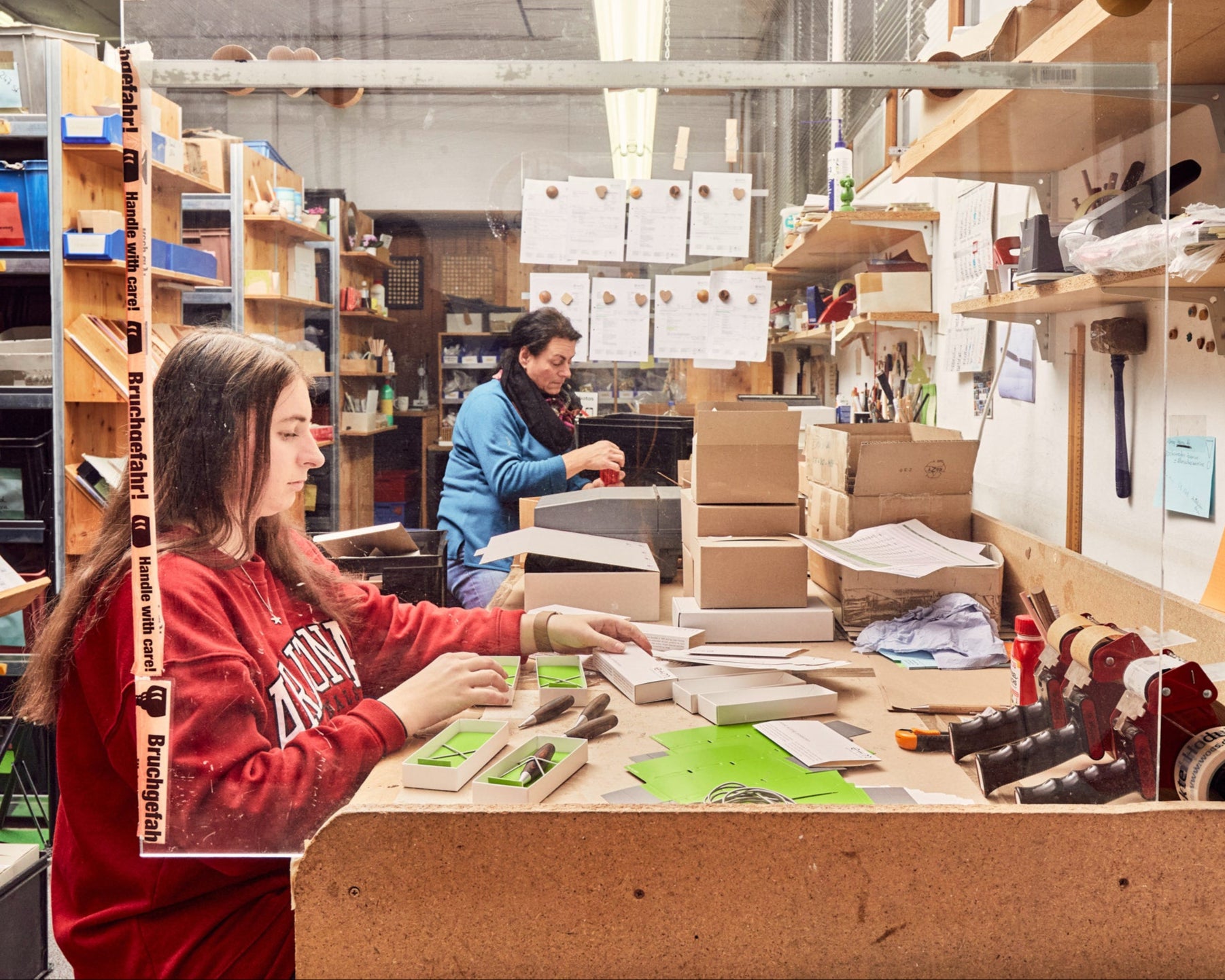 E+M Holzprodukte | Drechslerei Werkstatt Reportage Verpacken