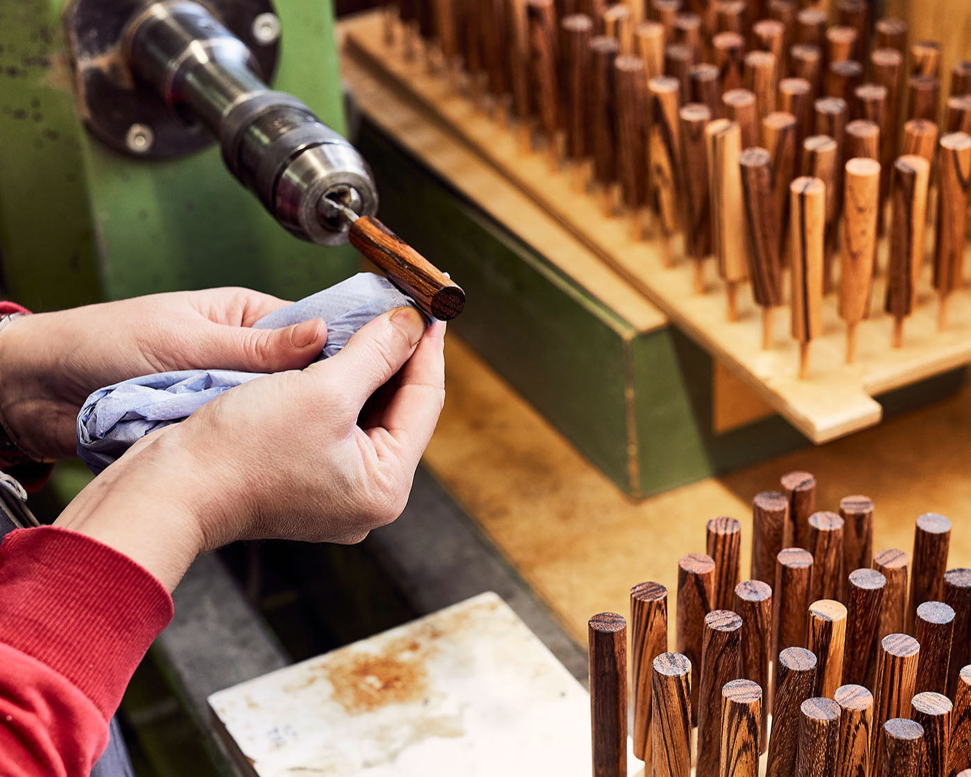 Holz Oberflächen Bearbeitung | E+M Holzprodukte